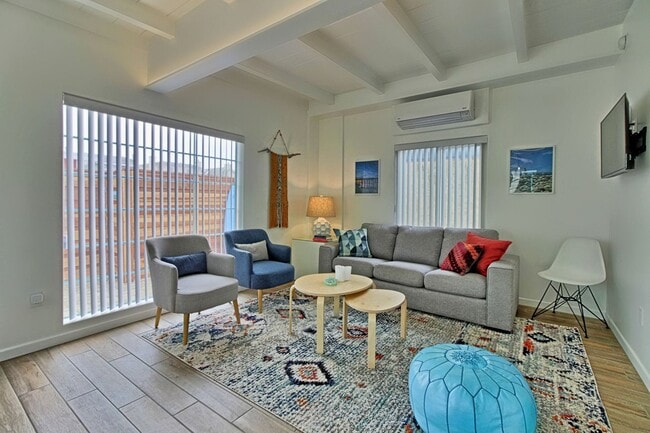 Building Photo - 1076S - Seaward Beach Modern Bungalows