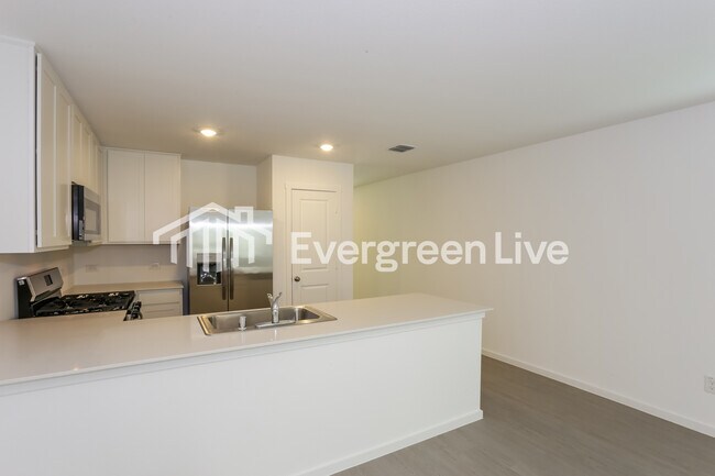 Building Photo - 1008 Calley Pear Trl