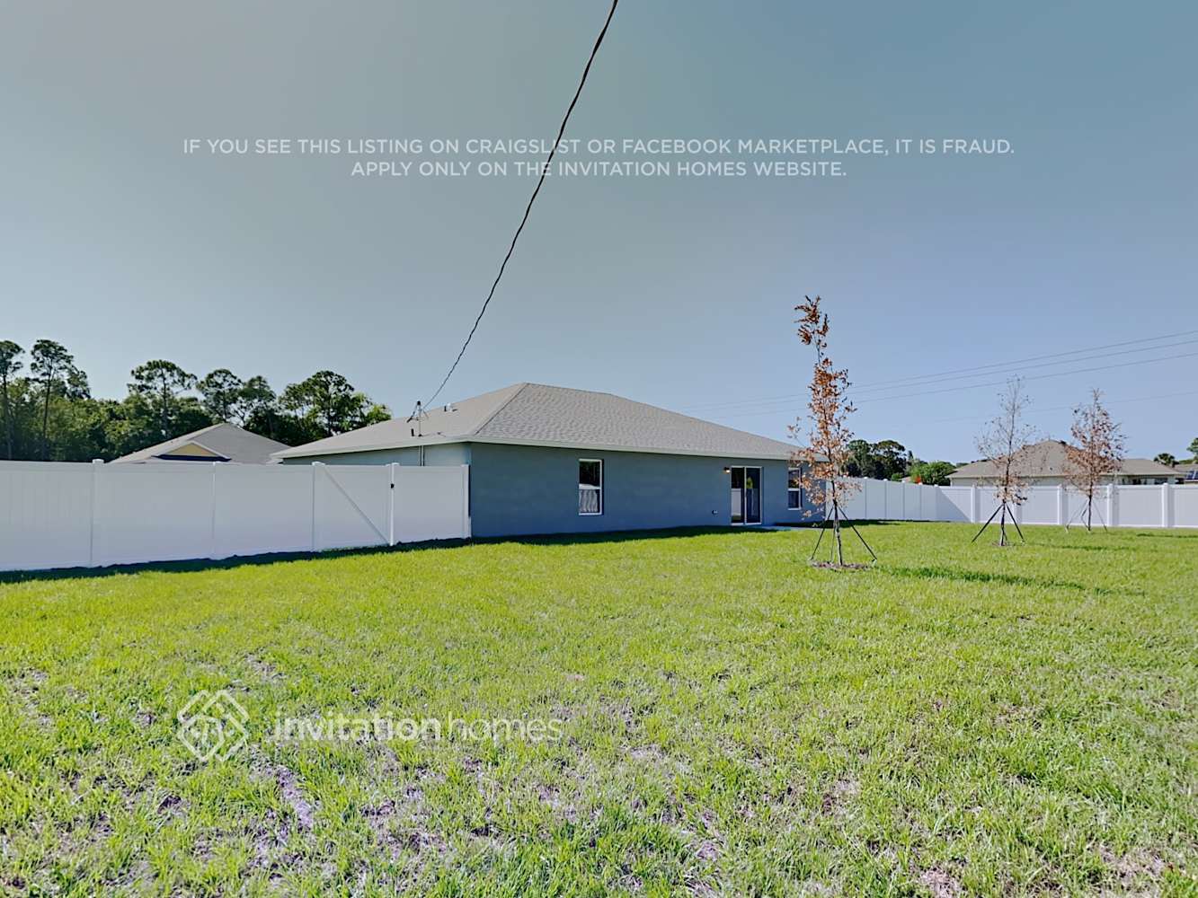 Building Photo - 373 NW Avens St