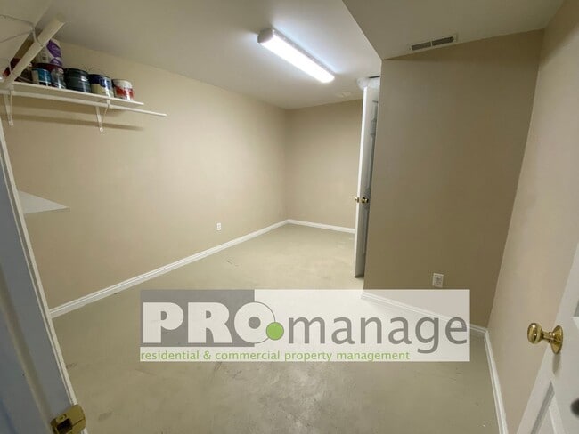 Building Photo - 4149 Birchwood Cir