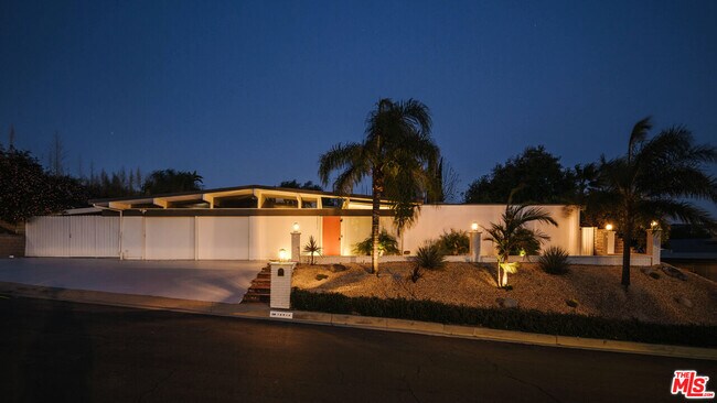 Building Photo - 12610 Jimeno Ave