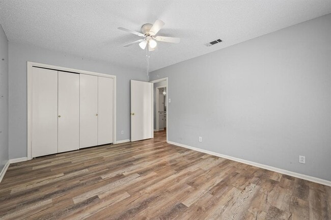 Building Photo - 8910 Little Walnut Pkwy