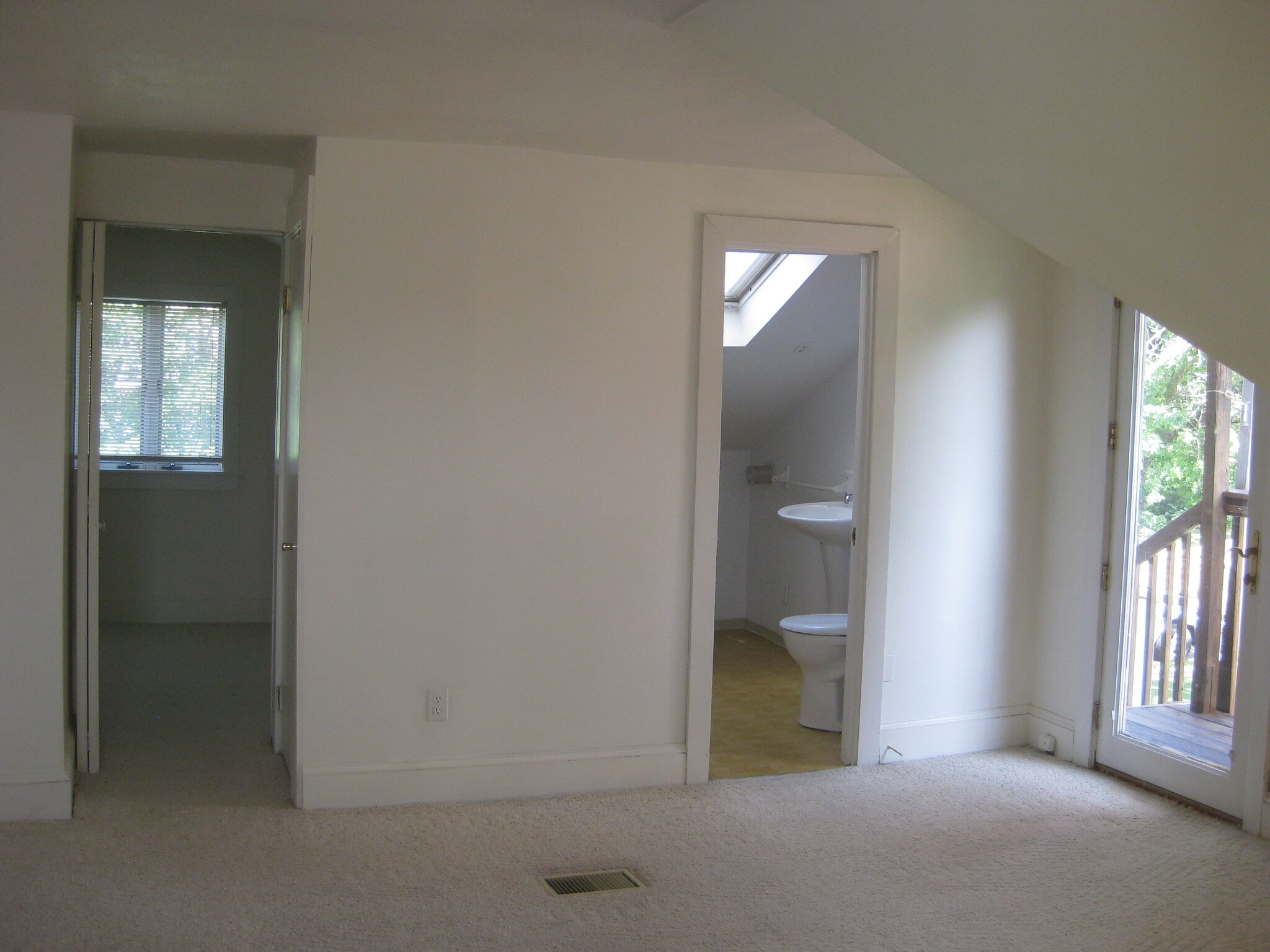 Building Photo - 300 Inman Terrace