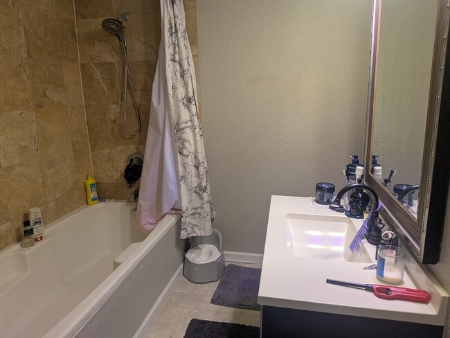 Building Photo - 5615 S Quemoy Ct