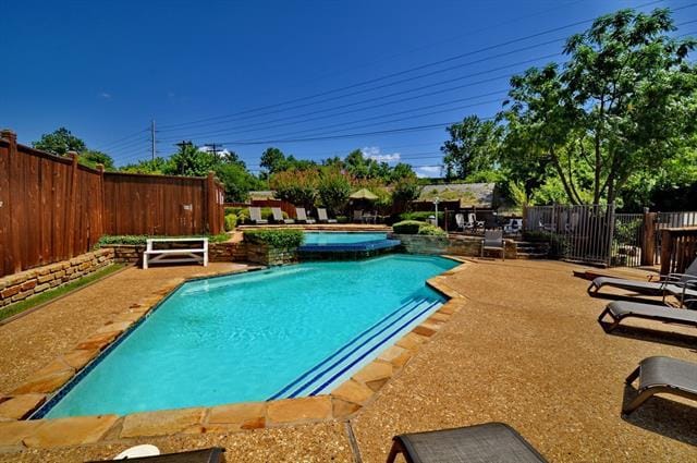 Building Photo - 2610 Lakehill Ln
