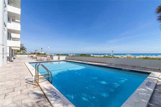 Building Photo - 465 Ocean Dr