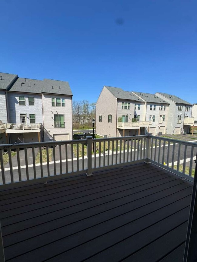 Building Photo - Biground