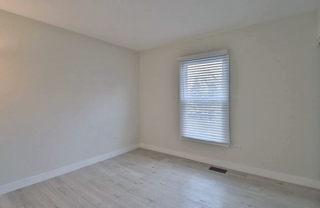 Building Photo - 1053 Newport Harbor
