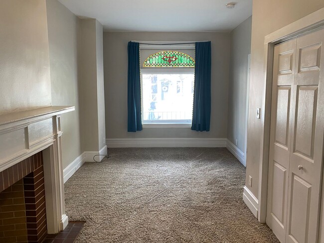 Building Photo - 528 E King St