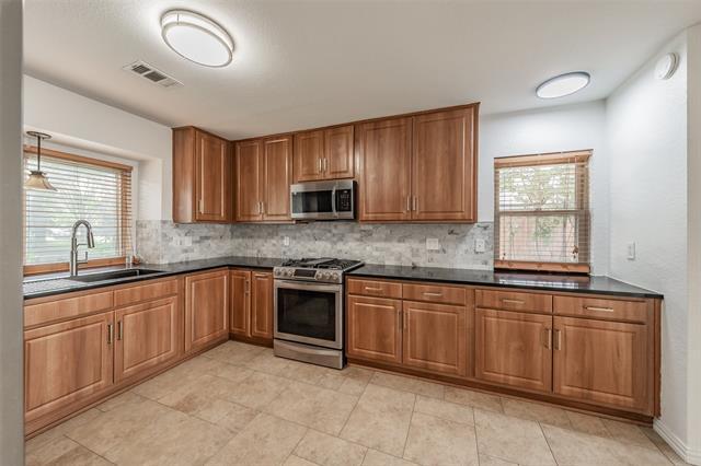 Building Photo - 4134 Woodland Ct
