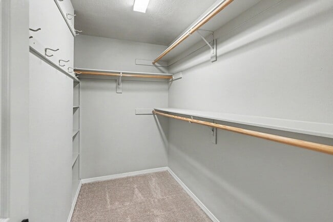 Building Photo - 10718 Fairview Dr
