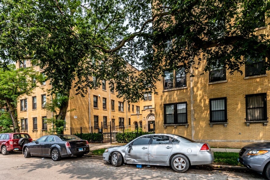 Building Photo - 1734 E 72nd St Chicago, IL 60649