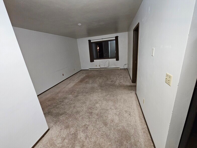 Building Photo - 401 N East St