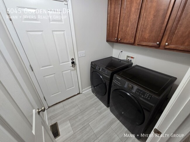 Building Photo - 6045 Goldenrain Dr