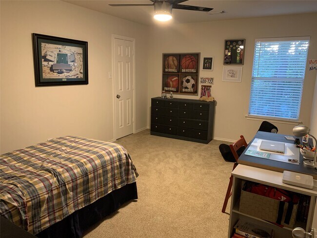 Building Photo - 202 N Vesper Bend Cir