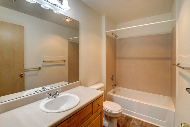 Building Photo - GET TWO MONTHS FREE RENT ON SELECT UNITS!!! FALL in love with your new home!