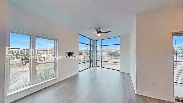 Building Photo - 2220 Webberville Rd