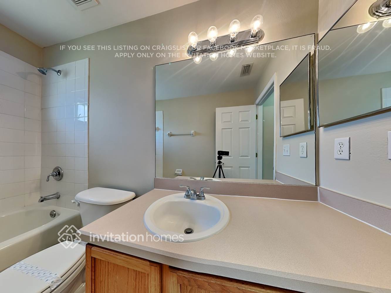 Building Photo - 12725 Longcrest Dr