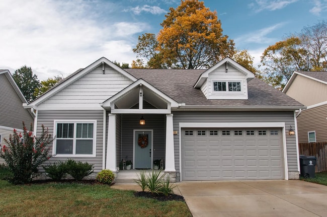 Building Photo - 304 Spring St