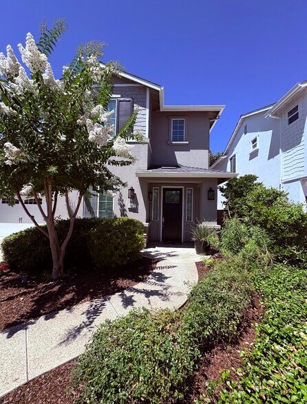 Building Photo - 1113 Pistachio Ct