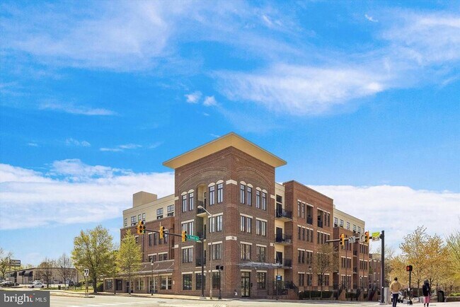 Building Photo - 181 E Reed Ave