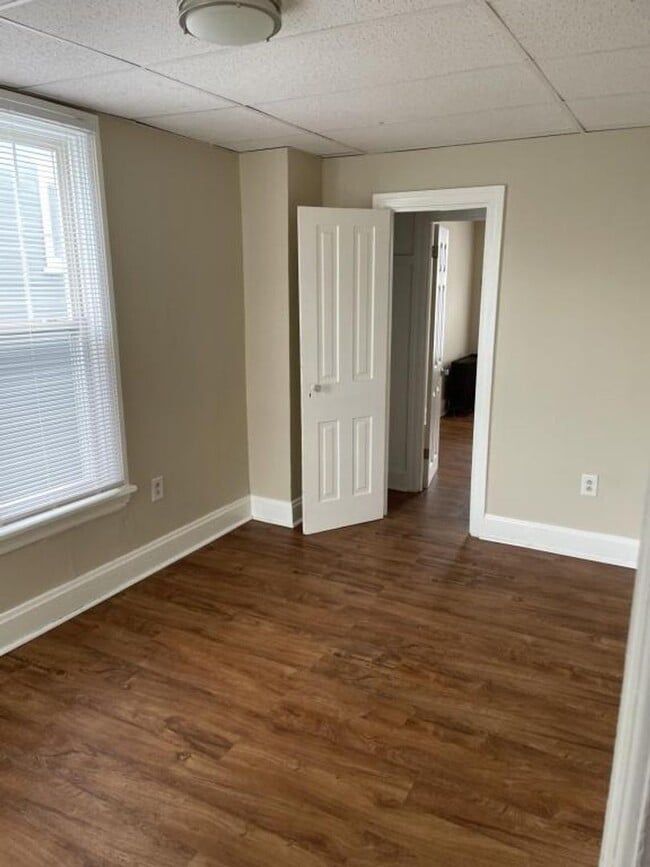 Building Photo - 438 Mulberry St