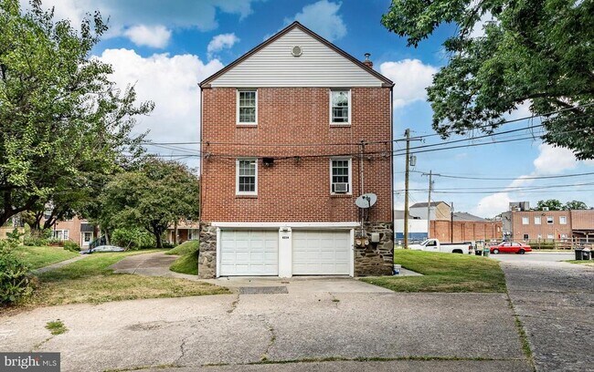 Building Photo - 4234 Valley Rd