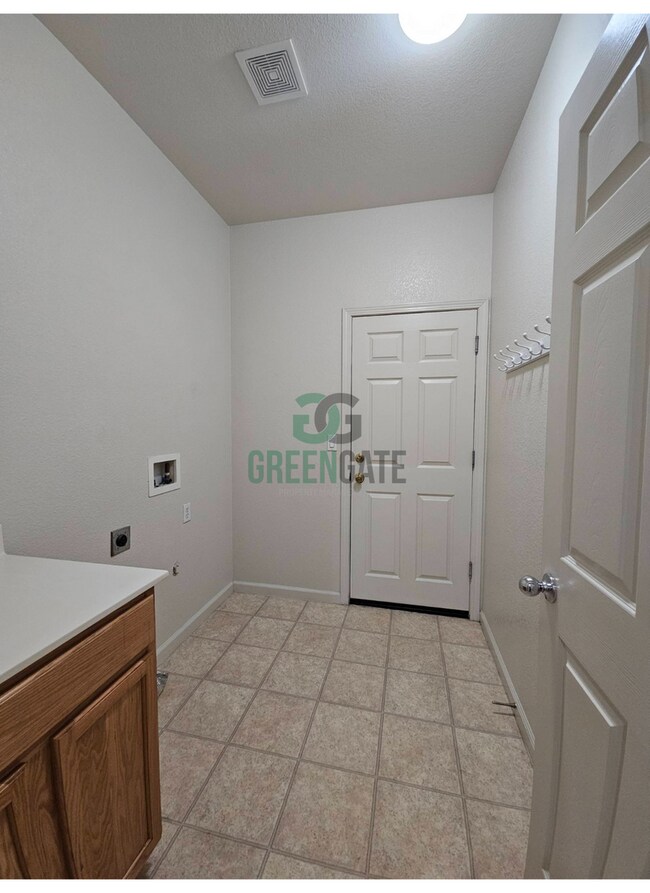 Building Photo - Lovely 1 Story Home in Riverpointe Communi...