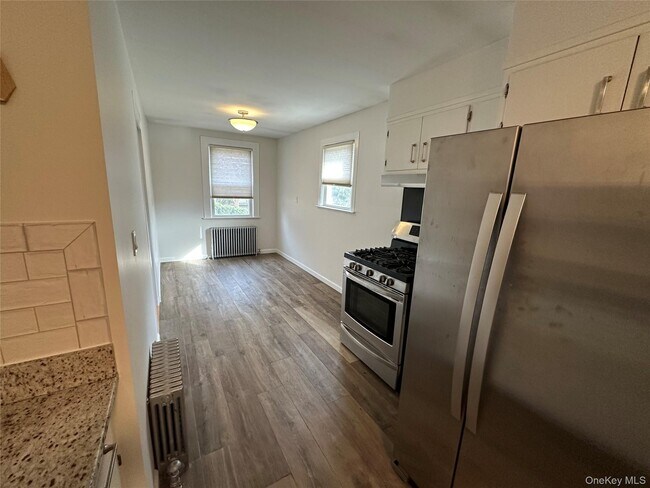 Building Photo - 3 W Sunnyside Ln