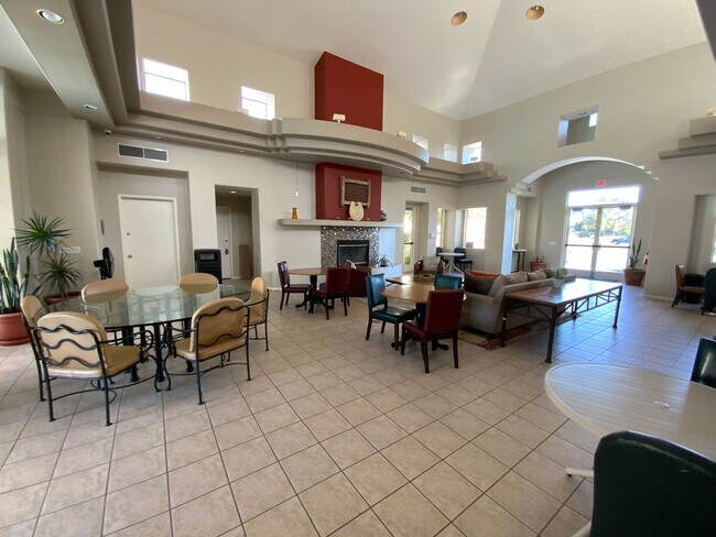 Building Photo - 2 Bed, 2 Bath, Condo with Pools, Fitness Center & Balcony located in Las Vegas, Nevada.