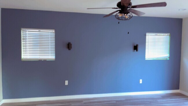 Building Photo - 5779 Enfield Ave