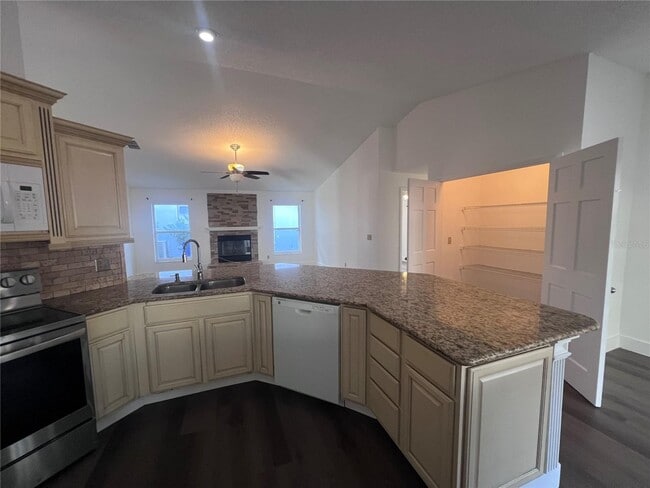 Building Photo - 9224 Sunflower Dr