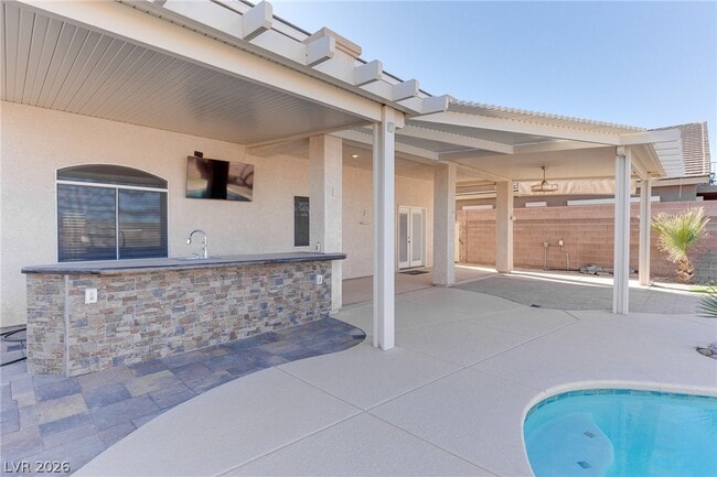 Building Photo - 860 Viento Del Montagna Ave