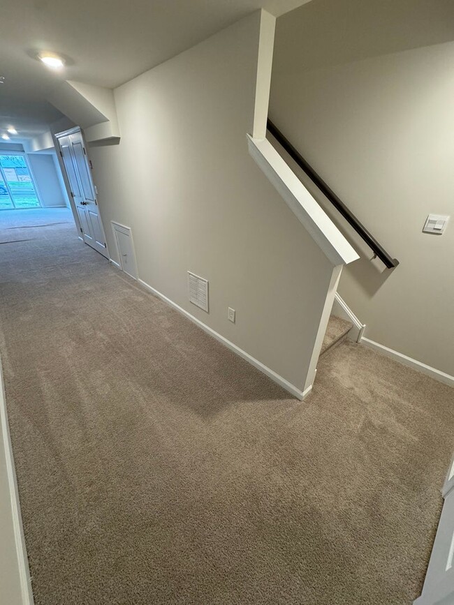 Building Photo - THREE BEDROOM NEW CONSTRUCTION PARKLAND SCHOOLS Townhome