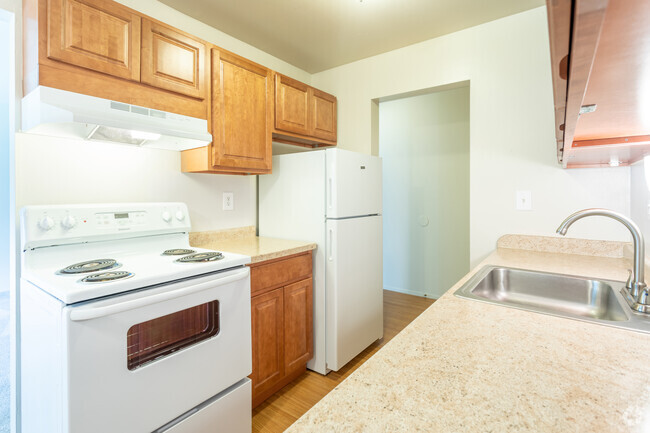 2 BR, 1 BA - 900 SF - Ashbury Place Apartments