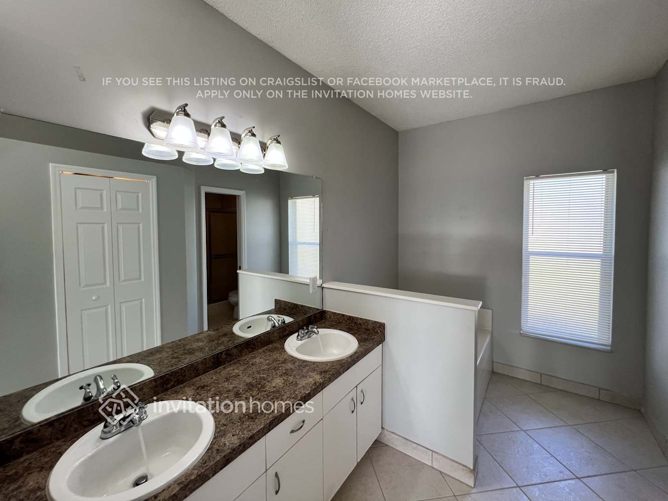 Building Photo - 1385 SE Proctor Ln