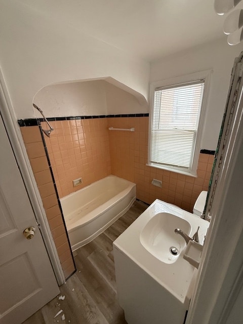 Building Photo - 15082 Rochelle St