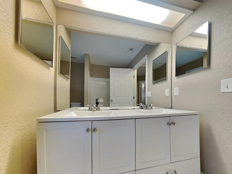 Building Photo - 5525 Harrells Nursery Rd