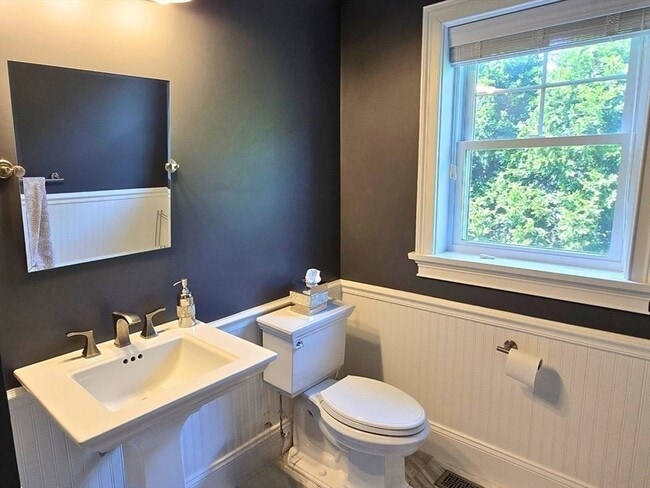 Building Photo - 34 Fieldstone Dr