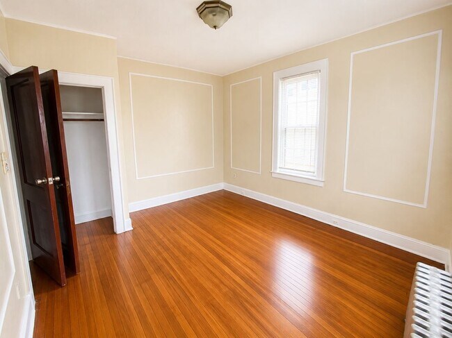 Building Photo - 156 Carolina Ave