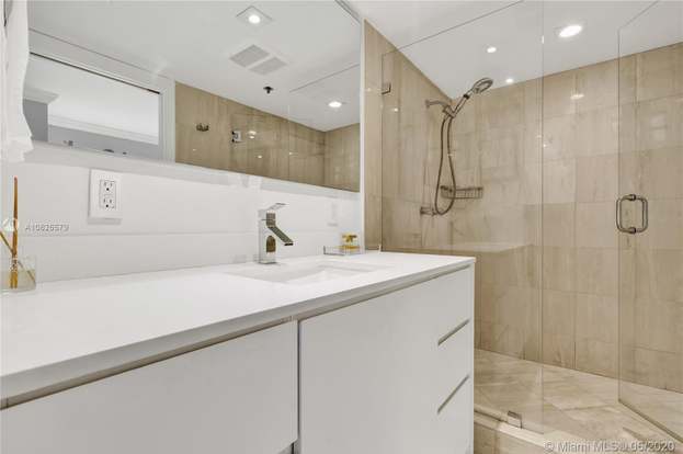 Building Photo - 251 Crandon Blvd