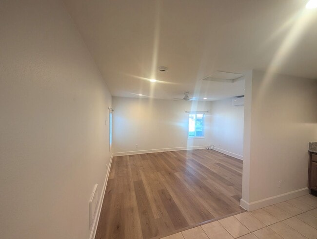 Building Photo - Studio located in Oceanside!