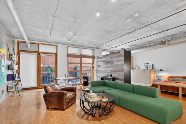 Building Photo - 877 Island Ave