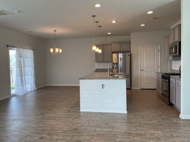Building Photo - 9691 Mosgrove Ave
