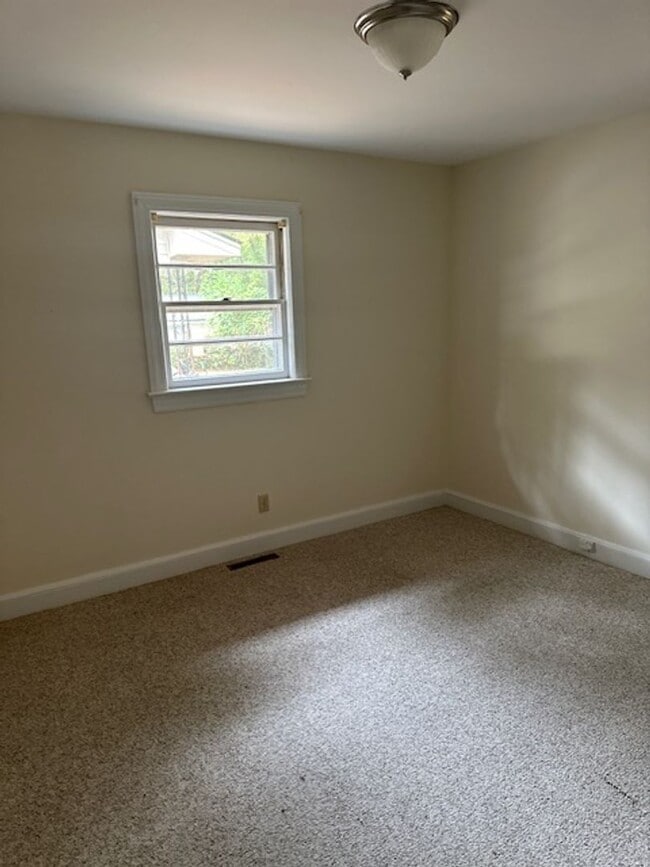 Building Photo - 1208 Neal St