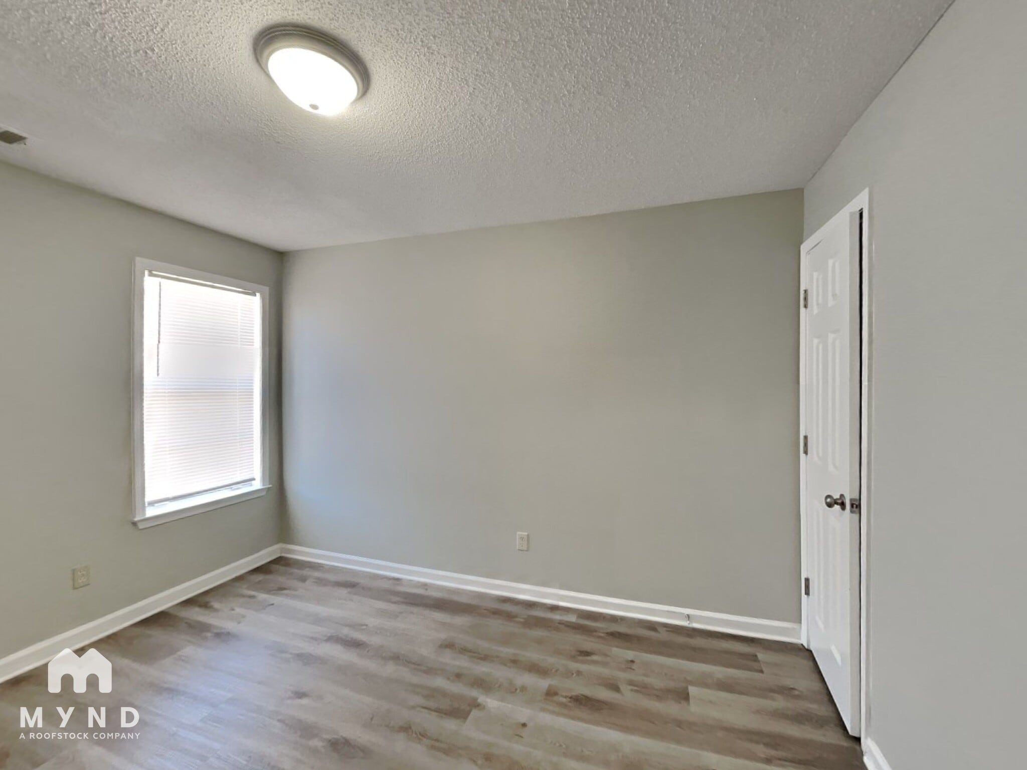 Building Photo - 9823 Saskatoon Ln