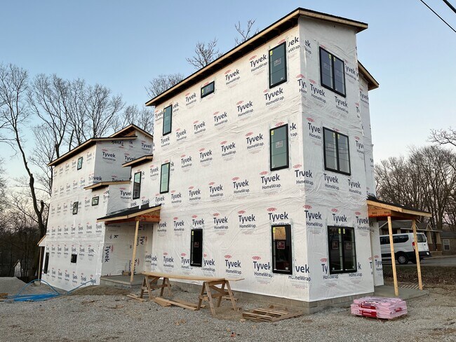 Building Photo - 601 E Miller Dr