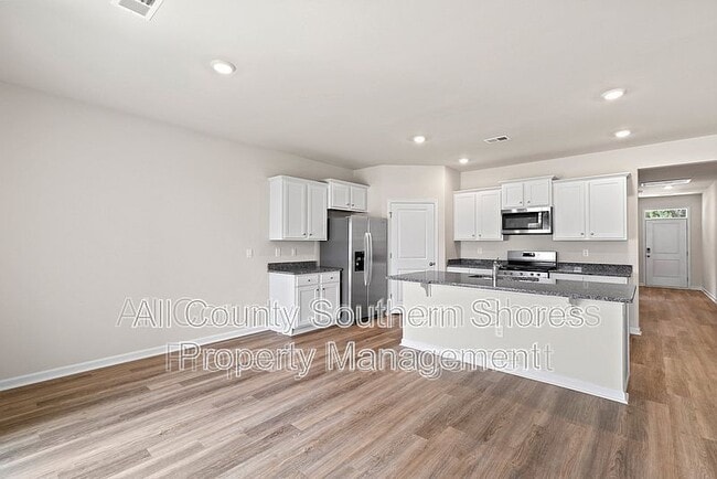 Building Photo - 215 Konik St