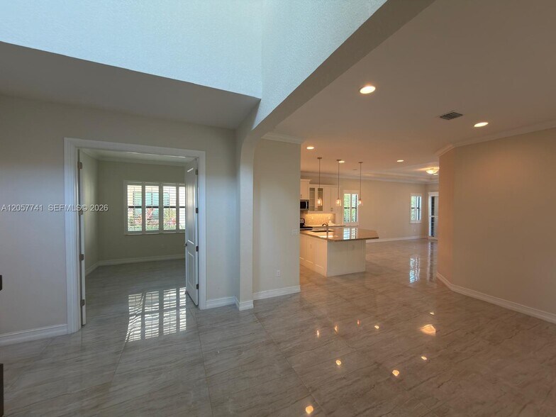 Building Photo - 455 SW 113th Ln