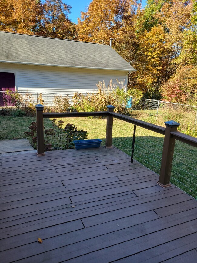 Building Photo - 71 Crest Cir